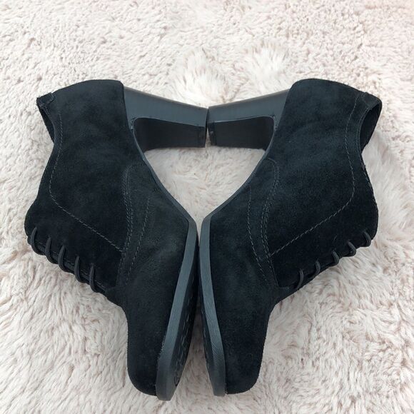 Michelle D leather suede elastic goring heel booties - Picture 3 of 8